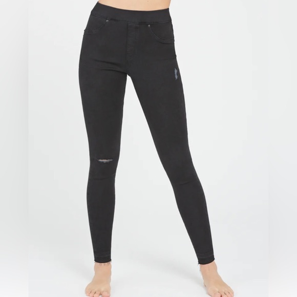 Spanx ‎ Distressed Ankle Skinny Jeans in Vintage Black Size Small - Picture 1 of 14